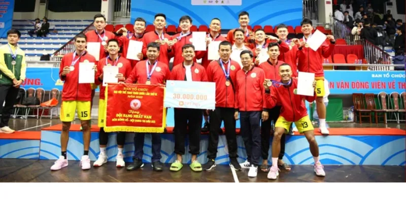 TIểu sử cầu thủ Huỳnh Vĩnh Quang: Vinh quang cho Tổ quốc