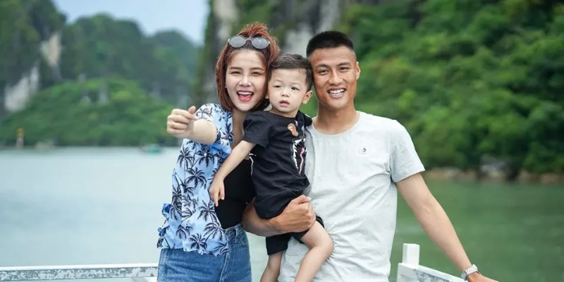 Tiểu Sử Cầu Thủ Mạc Hồng Quân: Những mối quan hệ tình cảm