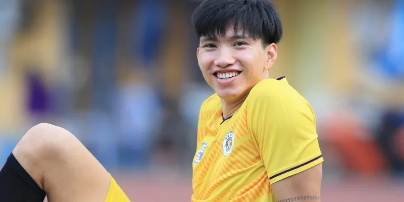 Tiểu Sử Đoàn Văn Hậu: Hà Nội FC, SC Heerenveen và Công an Hà Nội