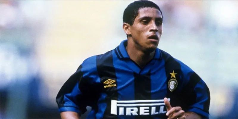 Tiểu Sử Roberto Carlos: Sự nghiệp đỉnh cao tại Real Madrid