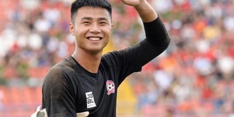 Tiểu Sử Thủ Môn Văn Toản: Sự Nghiệp tại CLB Hải Phòng và V-League